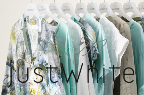 justWhite